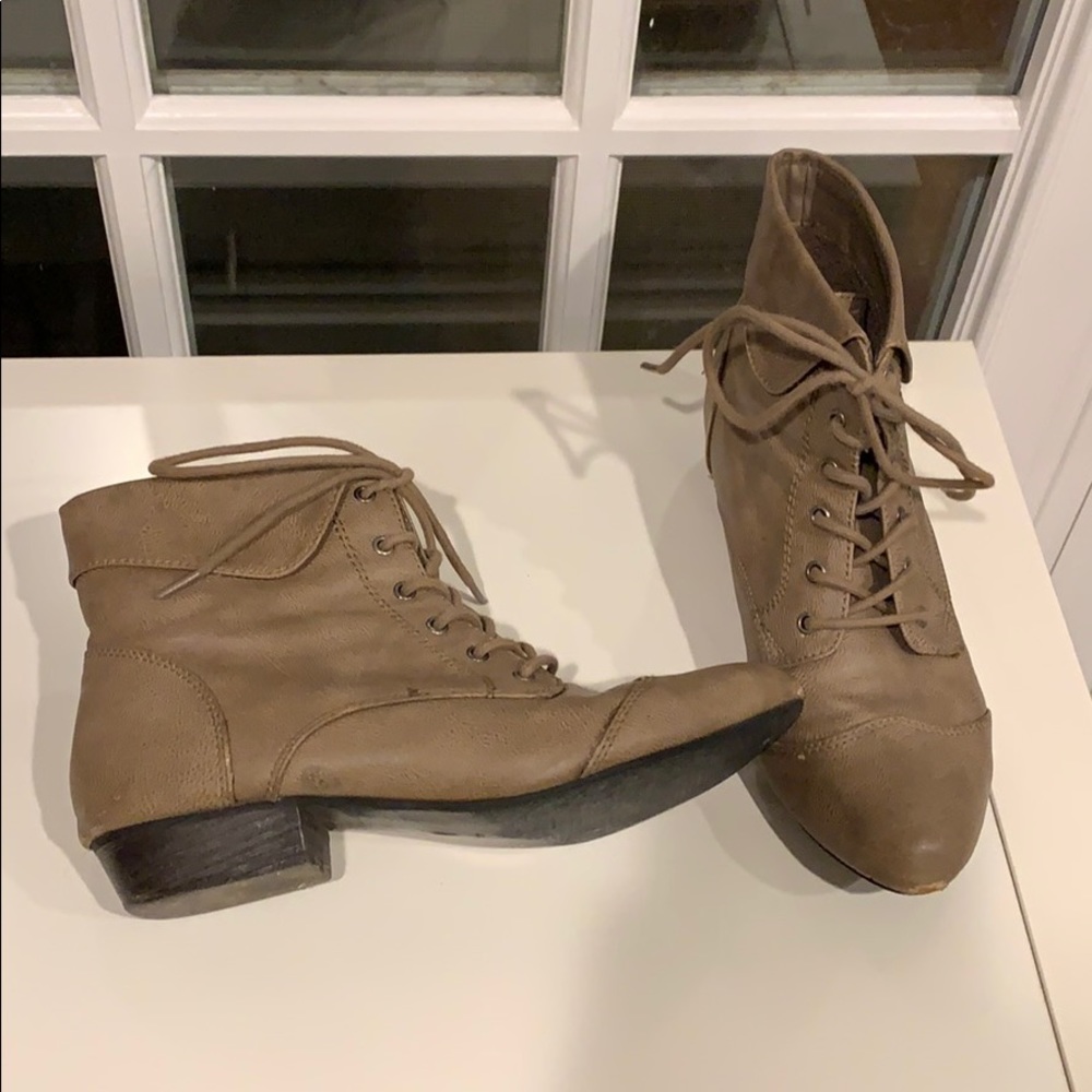 ankle boots